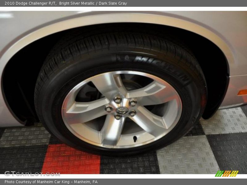 Bright Silver Metallic / Dark Slate Gray 2010 Dodge Challenger R/T