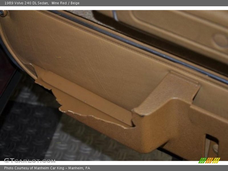 Wine Red / Beige 1989 Volvo 240 DL Sedan