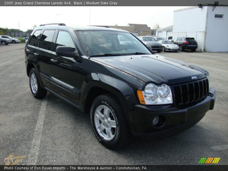 Black / Medium Slate Gray 2005 Jeep Grand Cherokee Laredo 4x4