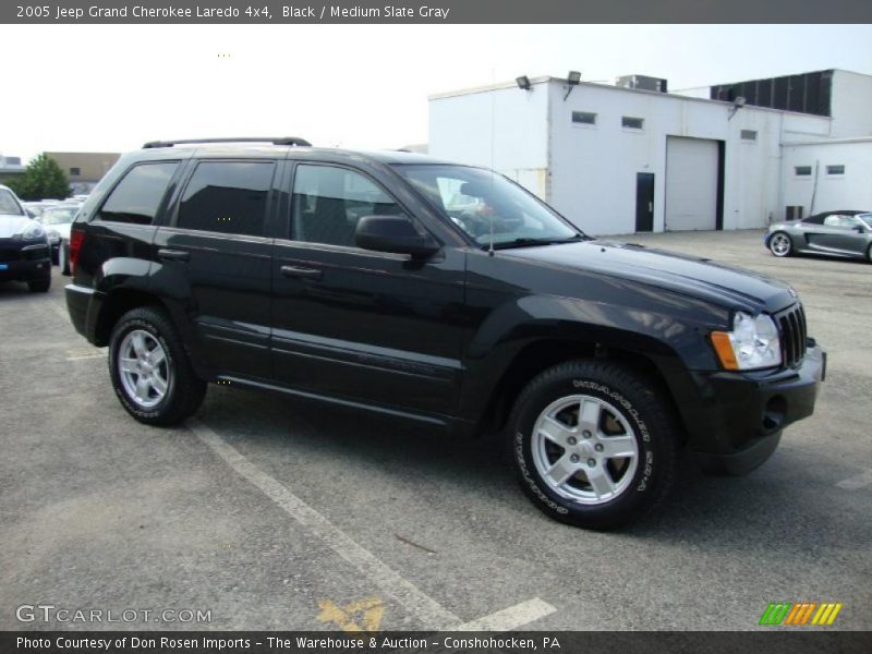 Black / Medium Slate Gray 2005 Jeep Grand Cherokee Laredo 4x4