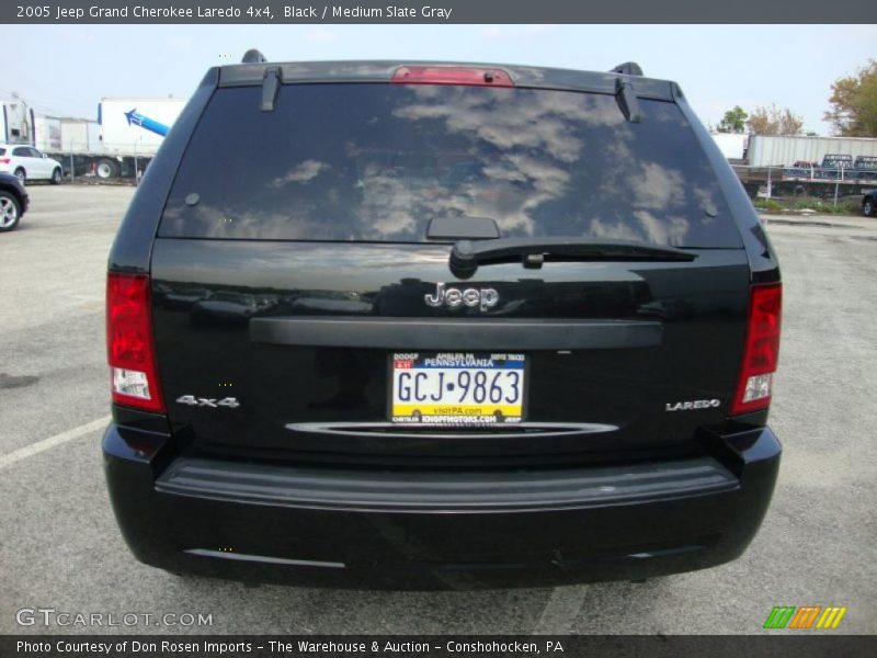 Black / Medium Slate Gray 2005 Jeep Grand Cherokee Laredo 4x4