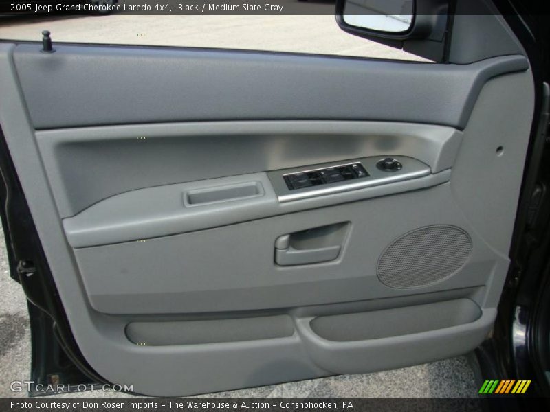 Black / Medium Slate Gray 2005 Jeep Grand Cherokee Laredo 4x4