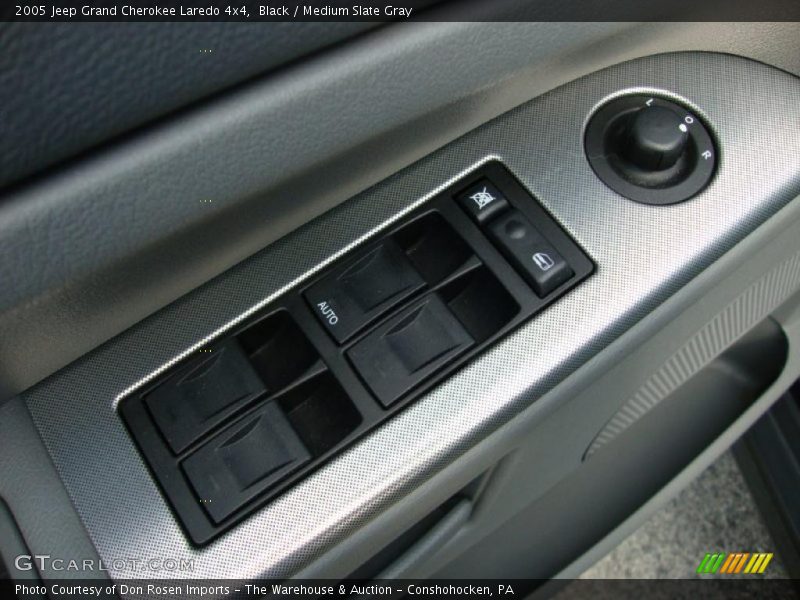 Black / Medium Slate Gray 2005 Jeep Grand Cherokee Laredo 4x4