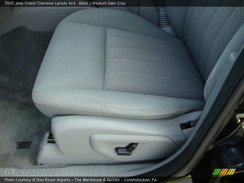 Black / Medium Slate Gray 2005 Jeep Grand Cherokee Laredo 4x4