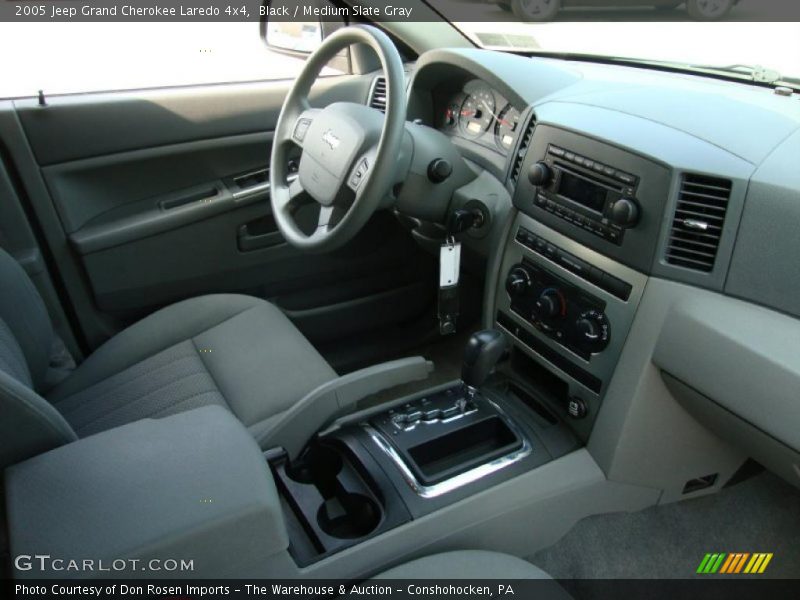 Black / Medium Slate Gray 2005 Jeep Grand Cherokee Laredo 4x4