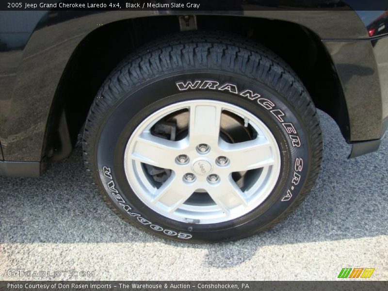 Black / Medium Slate Gray 2005 Jeep Grand Cherokee Laredo 4x4