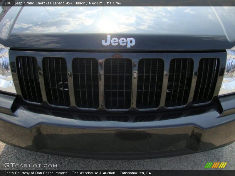 Black / Medium Slate Gray 2005 Jeep Grand Cherokee Laredo 4x4