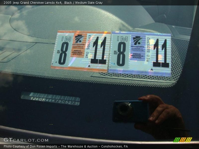Black / Medium Slate Gray 2005 Jeep Grand Cherokee Laredo 4x4