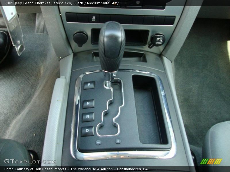 Black / Medium Slate Gray 2005 Jeep Grand Cherokee Laredo 4x4