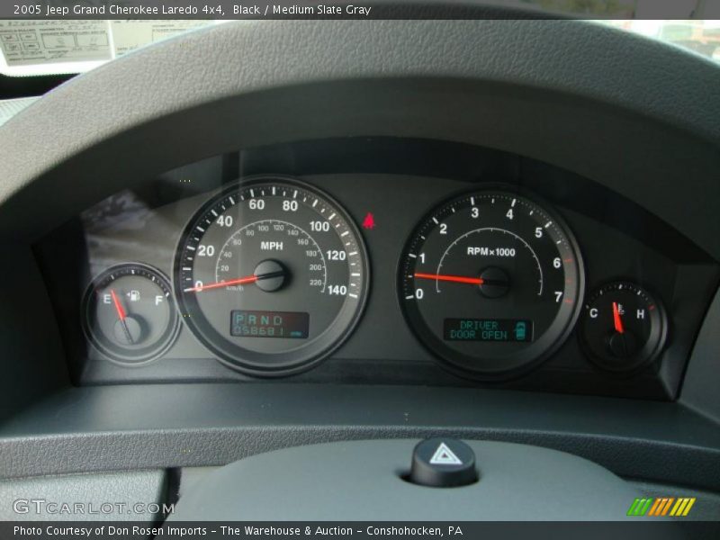 Black / Medium Slate Gray 2005 Jeep Grand Cherokee Laredo 4x4
