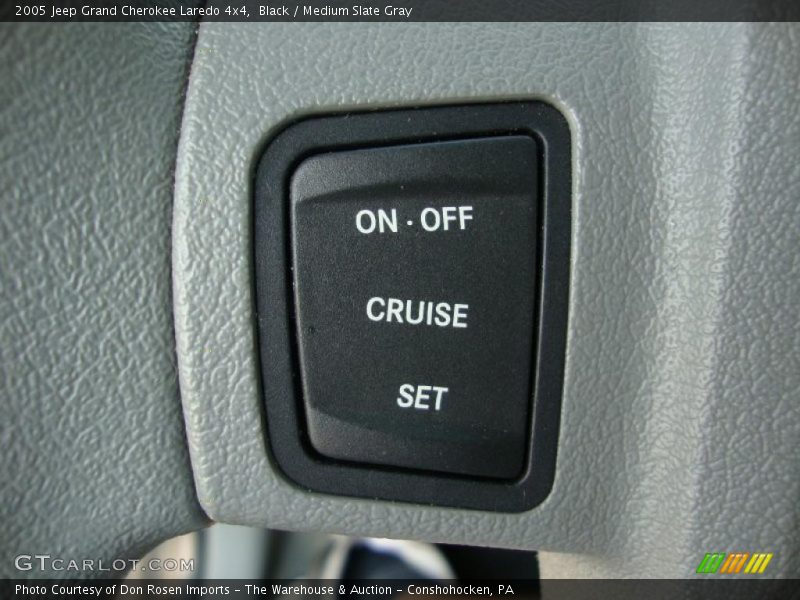 Black / Medium Slate Gray 2005 Jeep Grand Cherokee Laredo 4x4