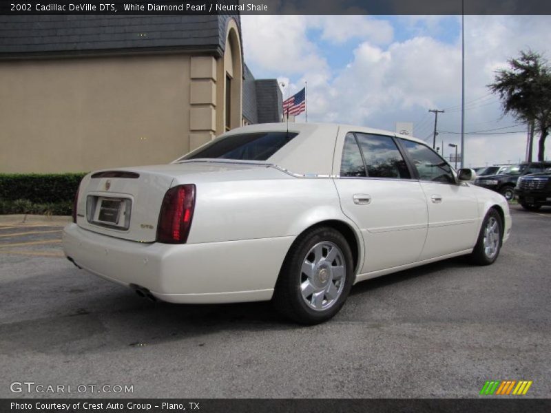 White Diamond Pearl / Neutral Shale 2002 Cadillac DeVille DTS