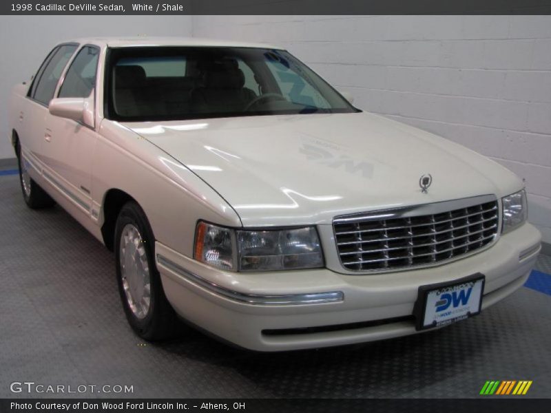 White / Shale 1998 Cadillac DeVille Sedan