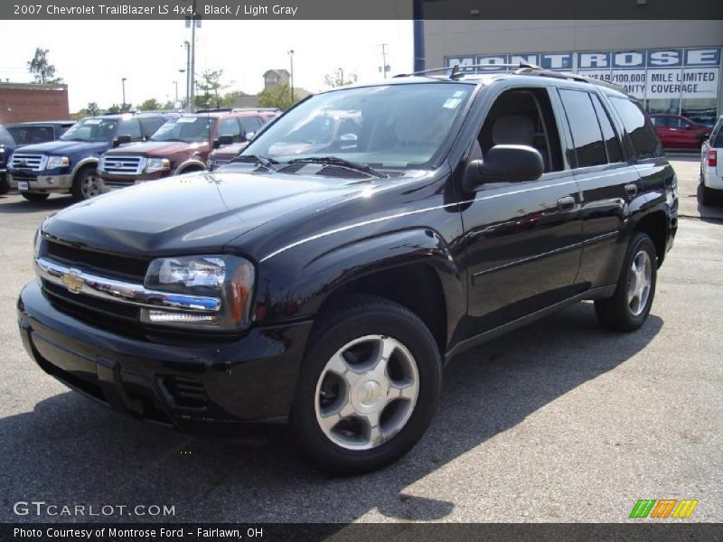 Black / Light Gray 2007 Chevrolet TrailBlazer LS 4x4