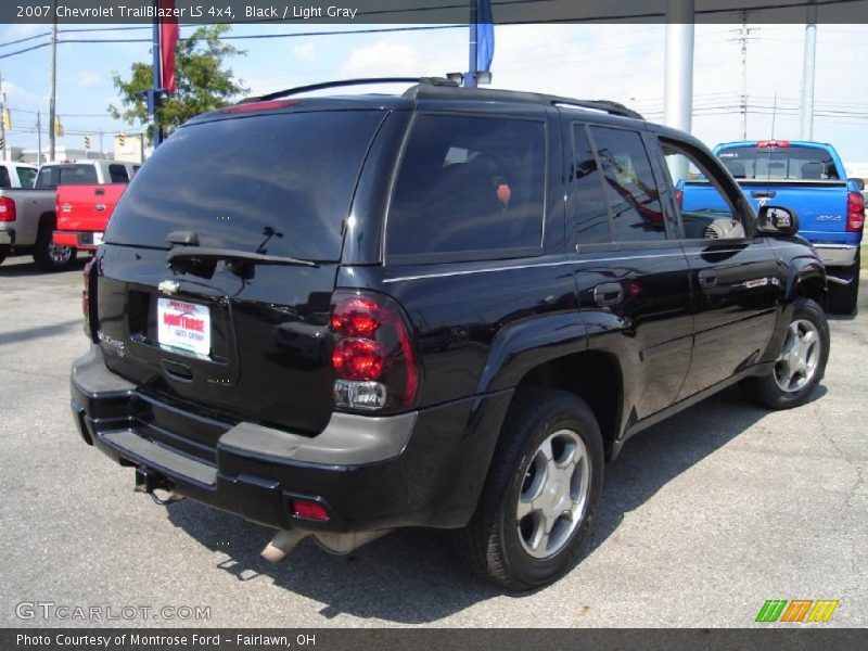 Black / Light Gray 2007 Chevrolet TrailBlazer LS 4x4