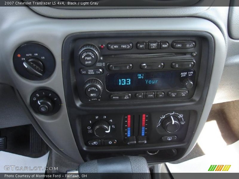 Black / Light Gray 2007 Chevrolet TrailBlazer LS 4x4
