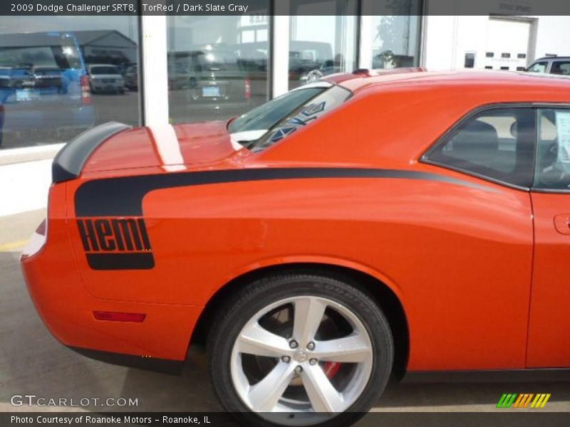 TorRed / Dark Slate Gray 2009 Dodge Challenger SRT8
