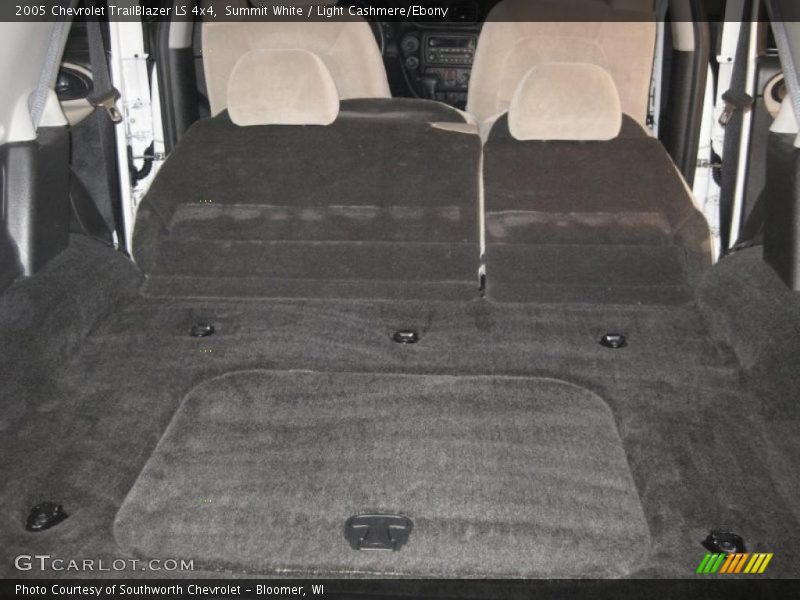 Summit White / Light Cashmere/Ebony 2005 Chevrolet TrailBlazer LS 4x4