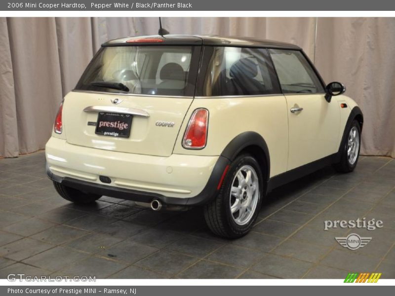 Pepper White / Black/Panther Black 2006 Mini Cooper Hardtop