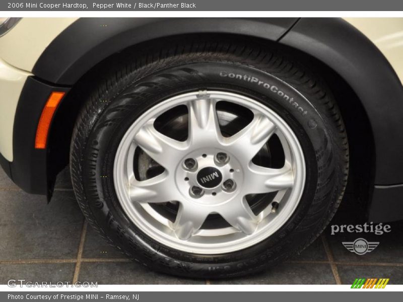 Pepper White / Black/Panther Black 2006 Mini Cooper Hardtop