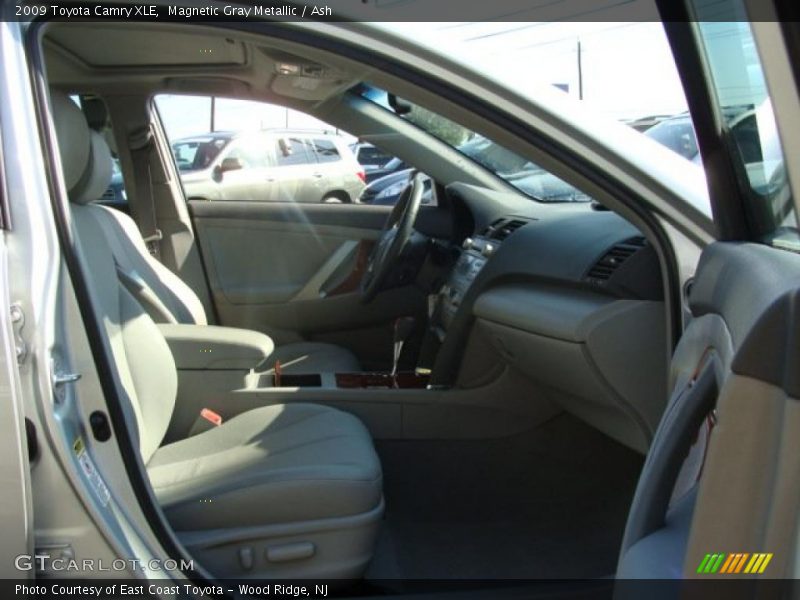 Magnetic Gray Metallic / Ash 2009 Toyota Camry XLE