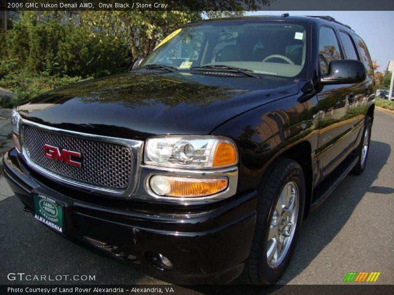 Onyx Black / Stone Gray 2006 GMC Yukon Denali AWD