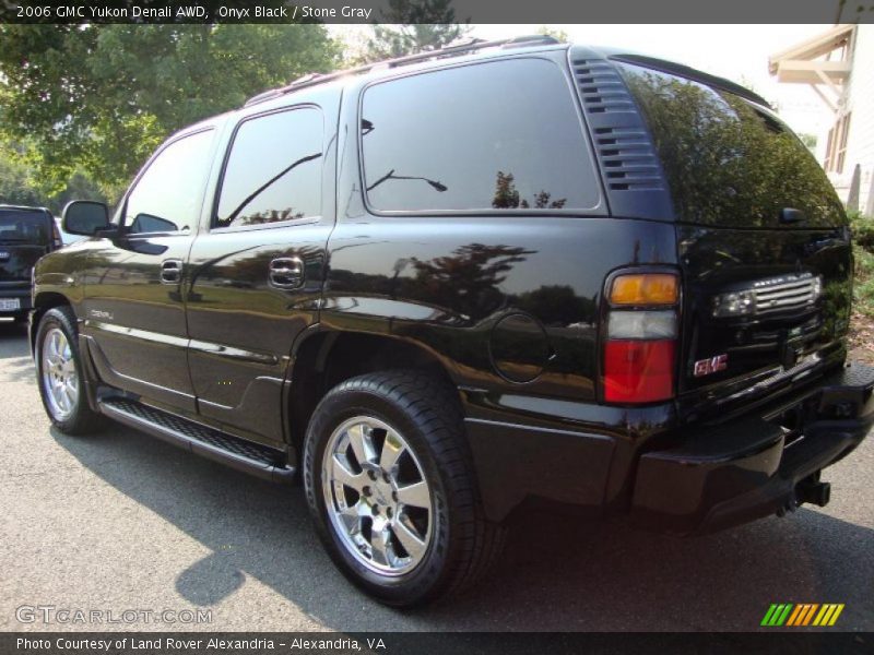 Onyx Black / Stone Gray 2006 GMC Yukon Denali AWD