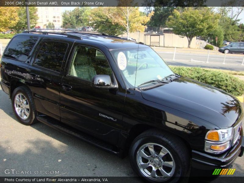 Onyx Black / Stone Gray 2006 GMC Yukon Denali AWD