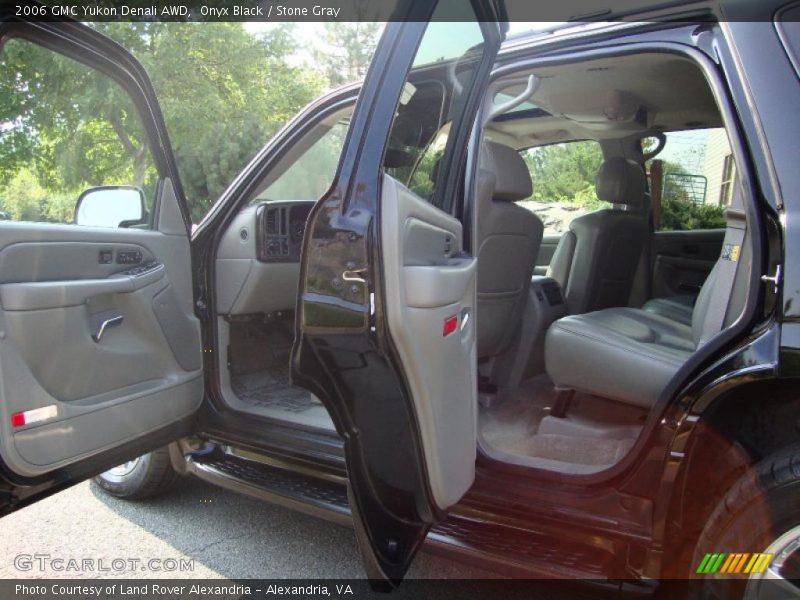Onyx Black / Stone Gray 2006 GMC Yukon Denali AWD
