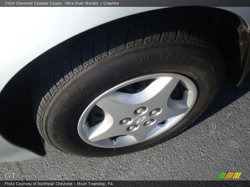 Ultra Silver Metallic / Graphite 2004 Chevrolet Cavalier Coupe