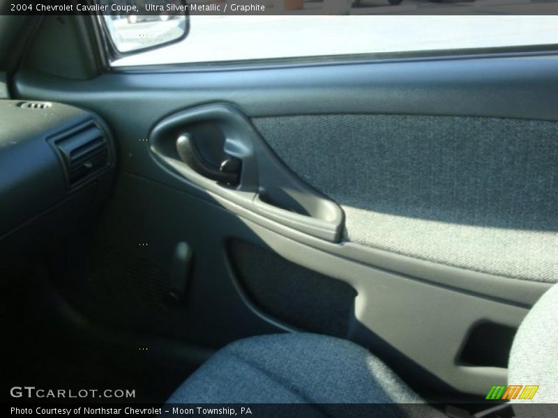 Ultra Silver Metallic / Graphite 2004 Chevrolet Cavalier Coupe