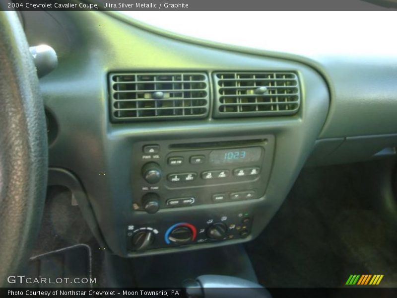 Ultra Silver Metallic / Graphite 2004 Chevrolet Cavalier Coupe