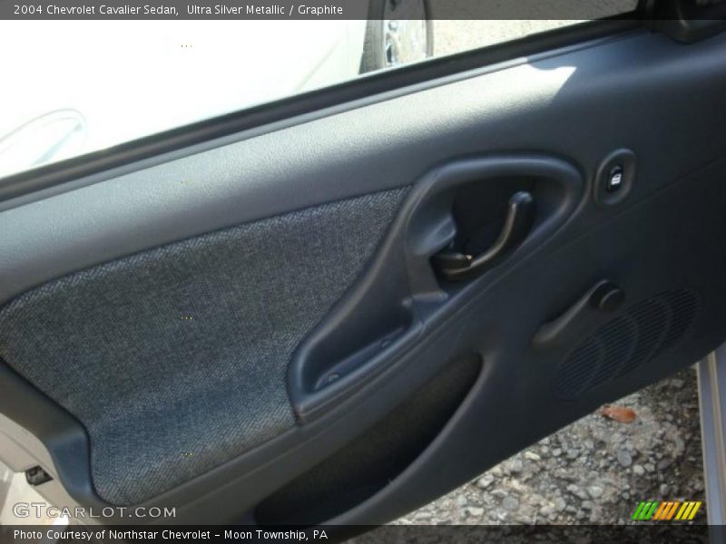Ultra Silver Metallic / Graphite 2004 Chevrolet Cavalier Sedan
