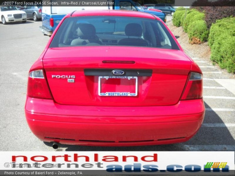 Infra-Red / Charcoal/Light Flint 2007 Ford Focus ZX4 SE Sedan
