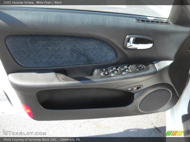 White Pearl / Black 2003 Hyundai Sonata