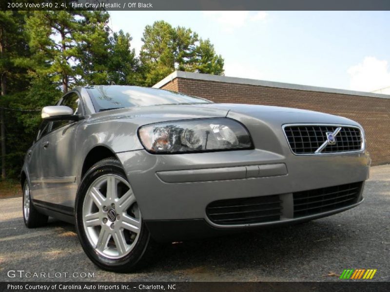 Flint Gray Metallic / Off Black 2006 Volvo S40 2.4i