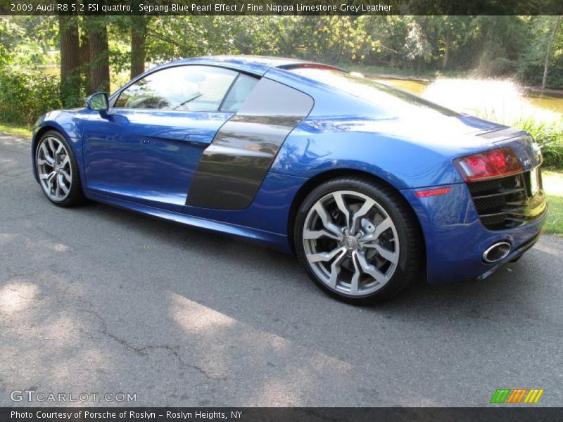  2009 R8 5.2 FSI quattro Sepang Blue Pearl Effect