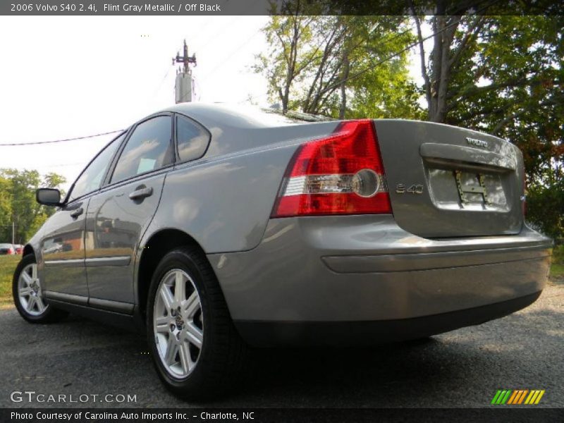 Flint Gray Metallic / Off Black 2006 Volvo S40 2.4i