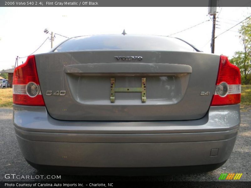 Flint Gray Metallic / Off Black 2006 Volvo S40 2.4i