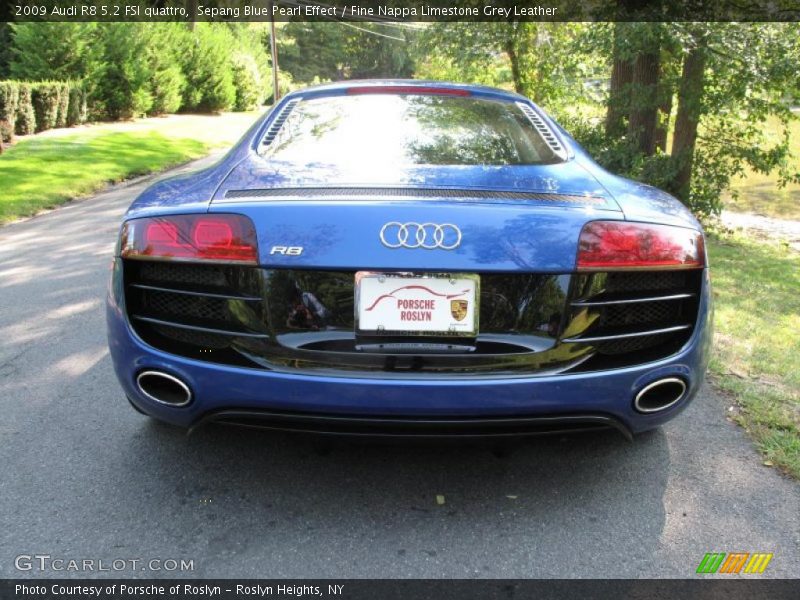 Sepang Blue Pearl Effect / Fine Nappa Limestone Grey Leather 2009 Audi R8 5.2 FSI quattro