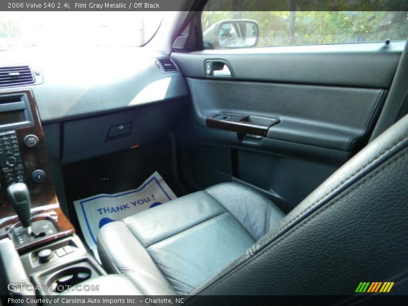 Flint Gray Metallic / Off Black 2006 Volvo S40 2.4i
