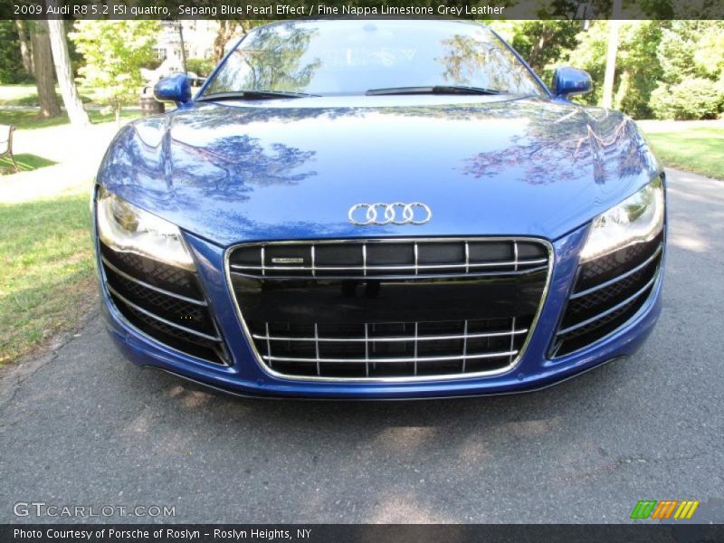  2009 R8 5.2 FSI quattro Sepang Blue Pearl Effect