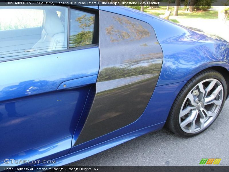  2009 R8 5.2 FSI quattro Sepang Blue Pearl Effect