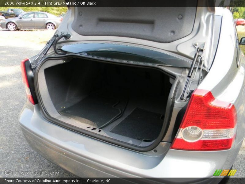 Flint Gray Metallic / Off Black 2006 Volvo S40 2.4i