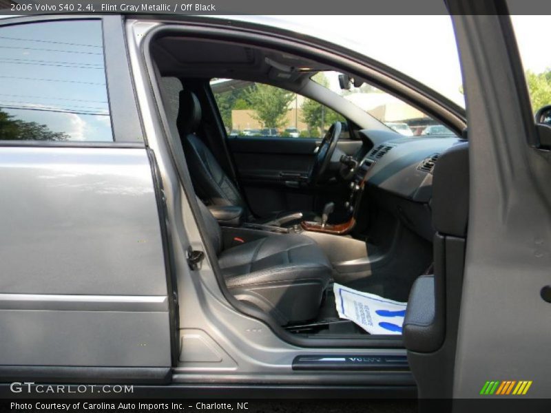 Flint Gray Metallic / Off Black 2006 Volvo S40 2.4i