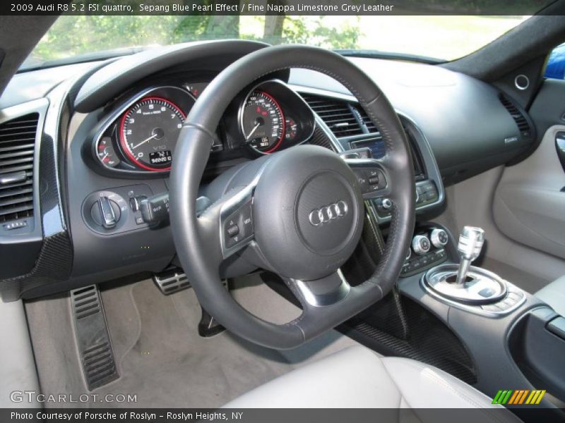  2009 R8 5.2 FSI quattro Steering Wheel
