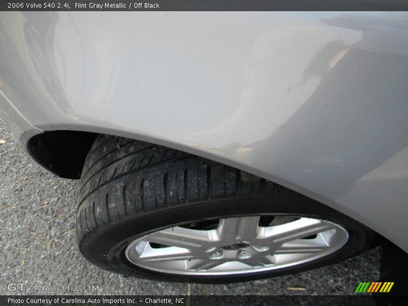 Flint Gray Metallic / Off Black 2006 Volvo S40 2.4i