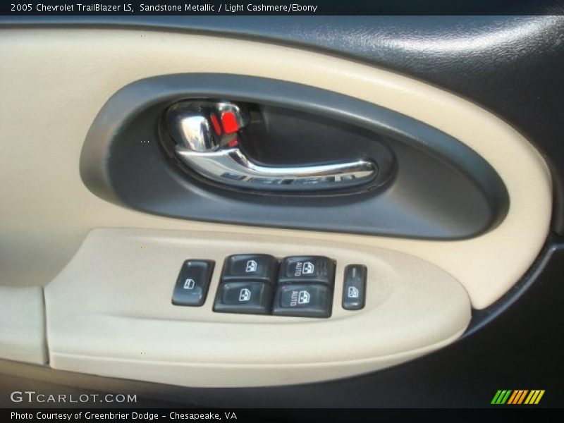 Sandstone Metallic / Light Cashmere/Ebony 2005 Chevrolet TrailBlazer LS