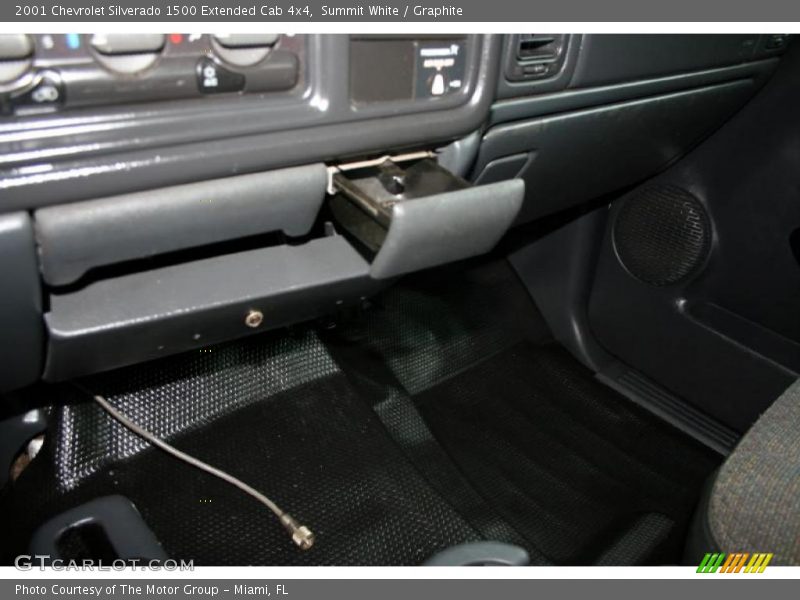 Summit White / Graphite 2001 Chevrolet Silverado 1500 Extended Cab 4x4