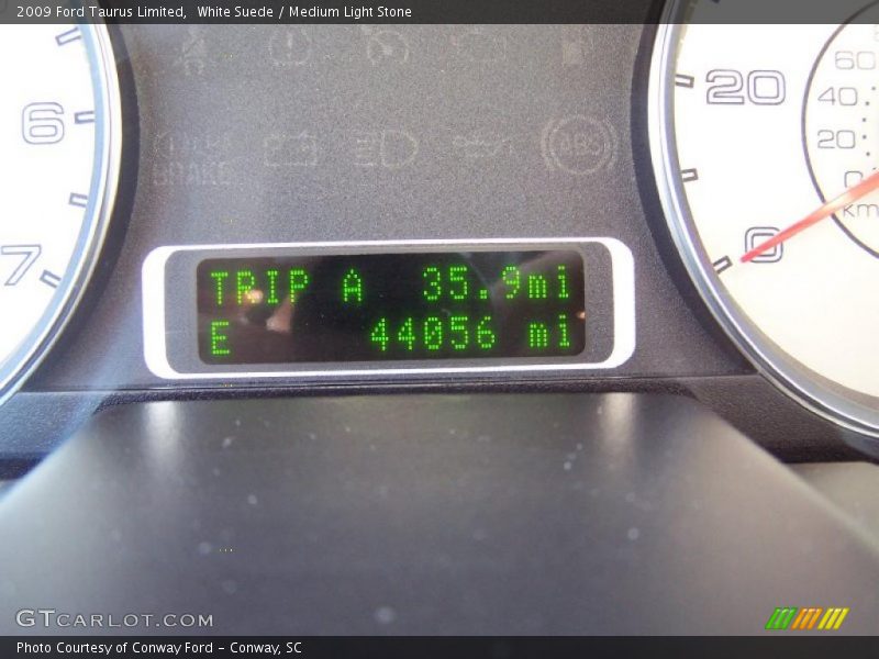 White Suede / Medium Light Stone 2009 Ford Taurus Limited